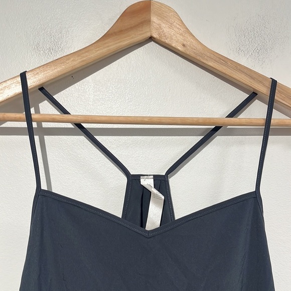 Lululemon Lab colour block shadow tank in grey/black - size 4 - Picture 7 of 10